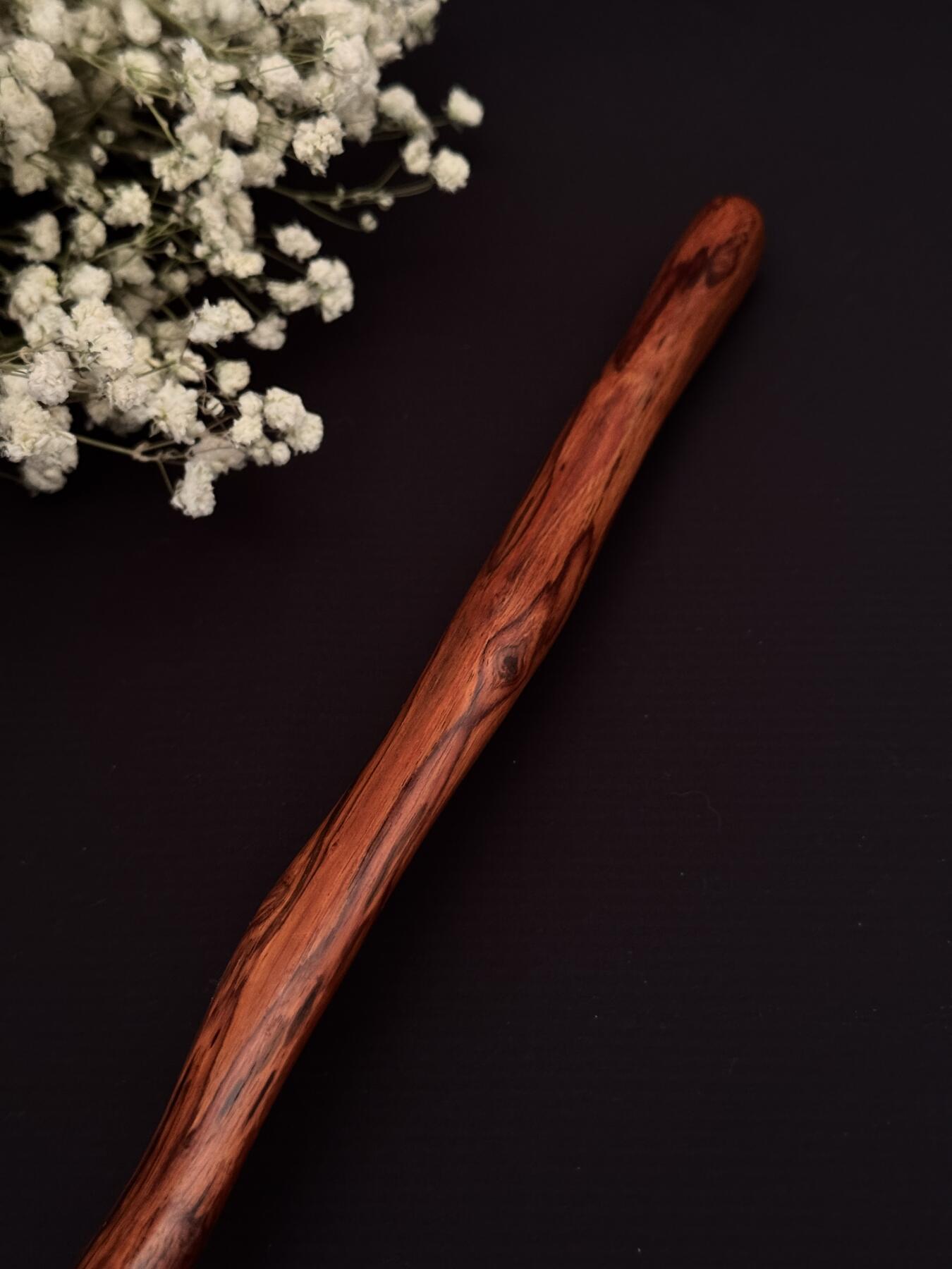 零元拍：NO.13海南黄花梨随形文玩把玩棍，尺寸长约：44.5CM