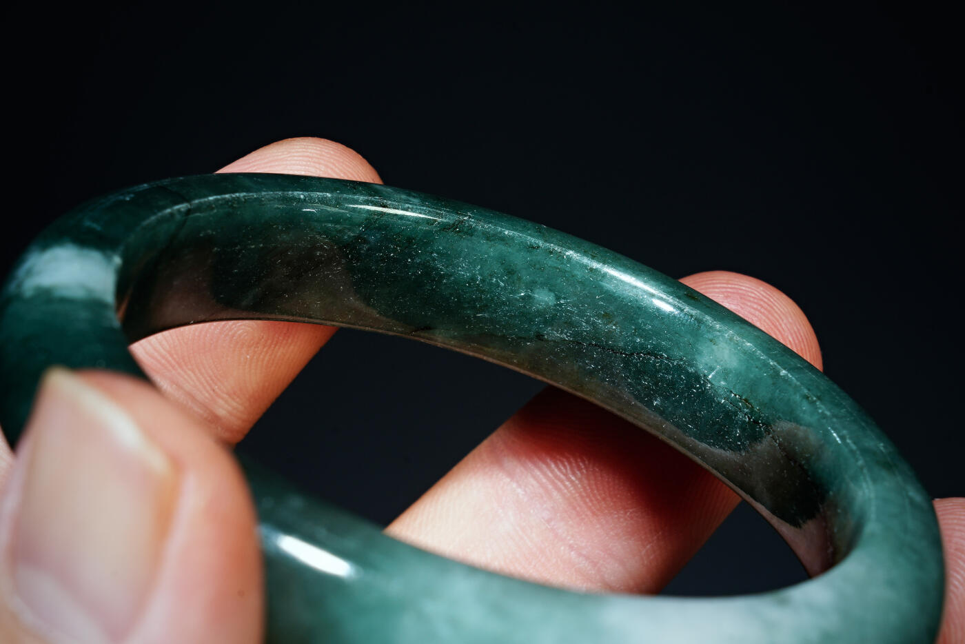 上海都达杂项专场六十八【全场包邮】 天然深油绿翡翠（A货）手镯 附鉴定证书95-138