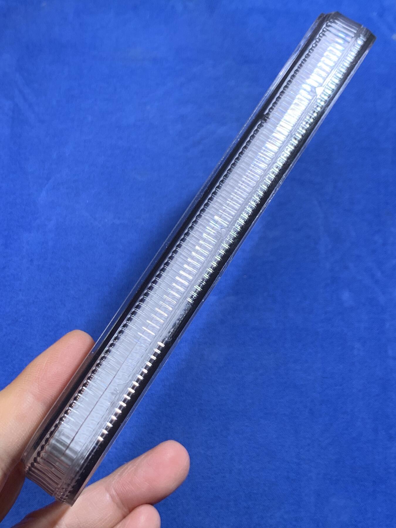 《竞宝斋》第478场 周日，周一 2场连拍 （全场包邮）欢迎送拍 NGC MS65BN 高分 1897年布鲁塞尔国际博览会纪念大铜章，加大加厚盒。由比利时著名雕刻师Julius Lagae设计，Wolters造币厂铸造，是19世纪万国博览会题材章牌的经典藏品，正面中心图案为布鲁塞尔女性形象，左右分别代表工业、农业，三人握手寓意产业与城市的融合，背面图案为王室纹章，两侧为狮子护佑纹章，下边铭文译为”团结就是力量“国家箴言。