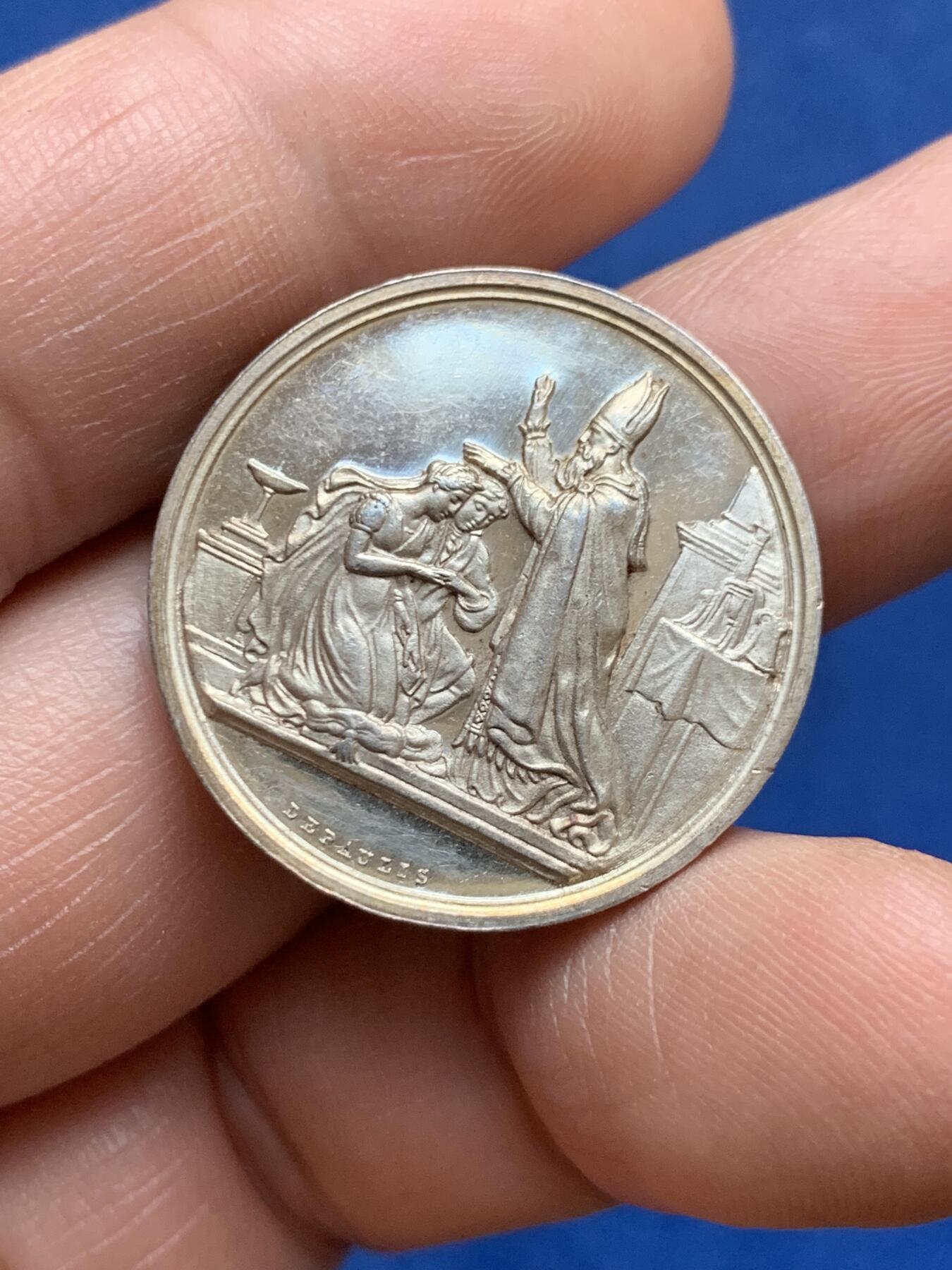 《竞宝斋》第478场 周日，周一 2场连拍 （全场包邮）欢迎送拍 法国结婚纪念银章 27.3mm 10.1克 手指银标 未刻字使用