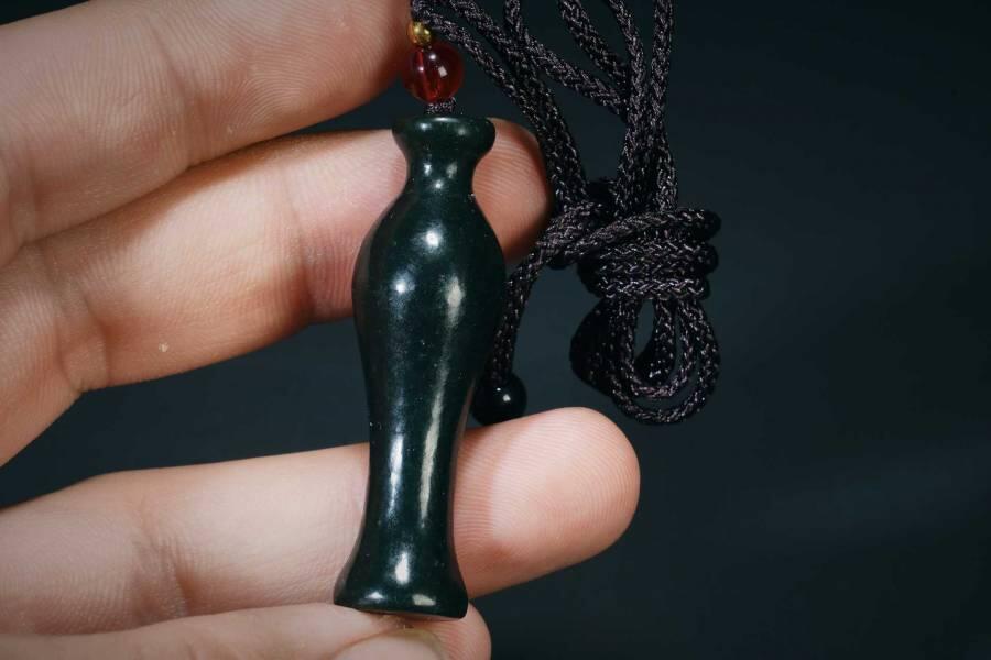 上海都达杂项专场六十八【全场包邮】 天然和田玉青玉宝瓶吊坠挂件 附鉴定证书95-199