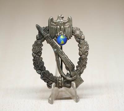 大猫徽章拍卖 第291期 - 珍爱和平 德国步兵突击奖章，枕型卡扣，锌合金材质