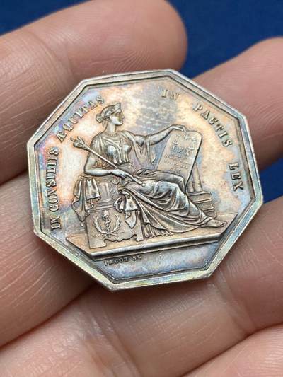 《竞宝斋》第478场 周日，周一 2场连拍 （全场包邮）欢迎送拍 - 法国昂热公证人协会八角纪念银质代币，蜜蜂ARGENT，重约14.8克，30.5mm