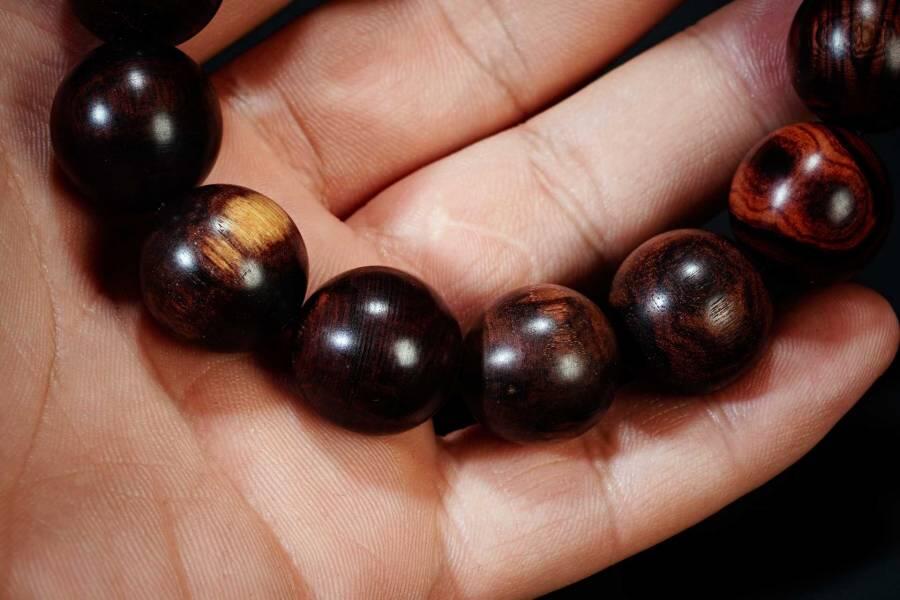 上海都达杂项专场六十八【全场包邮】 海南黄花梨虎皮纹1.8圆珠手串 附鉴定证书95-281