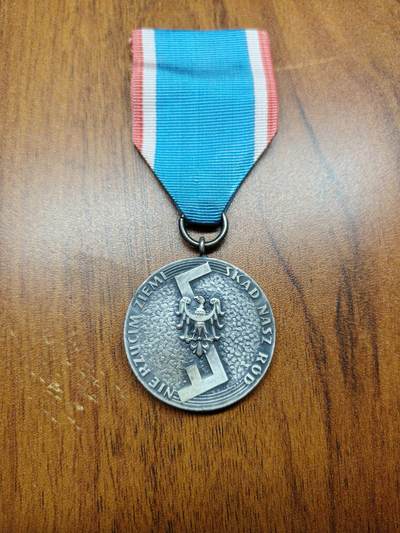 蜀地medal 2026春季精品专场 第5场 - 罕见 波兰人共罗德沃奖章 表彰在二战前居住在德国或但泽自由城领土上的波兰人在 维护民族意识和波兰文化的活动中 为波兰人在这些地区的权利而战,以及在这些土地并入波兰后重建和融入波兰 的活动中的功绩。