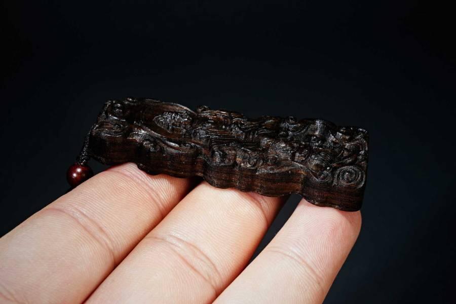 上海都达杂项专场六十八【全场包邮】 天然达拉干沉香精雕《自在莲花观音》挂件95-271