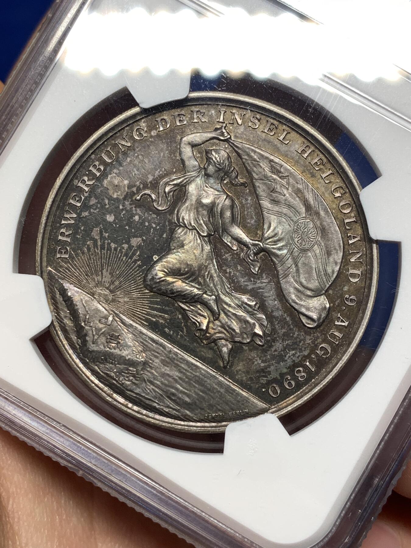 《竞宝斋》第478场 周日，周一 2场连拍 （全场包邮）欢迎送拍 NGC MS62 德国1890赫尔戈兰群岛纳入帝国版图纪念大银章 罕见品种 火烧云五彩镜面喷砂质感 38MM