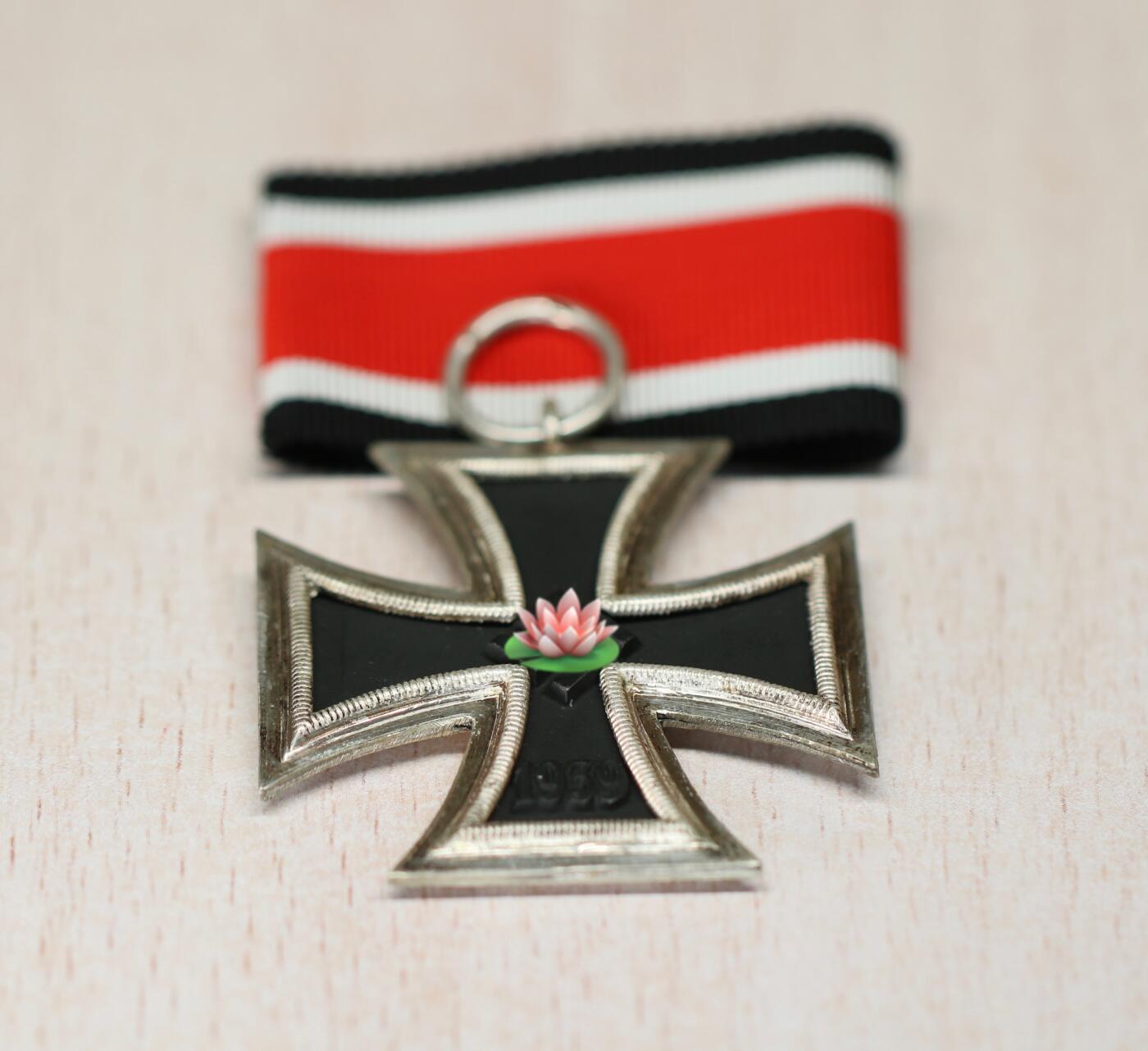 大猫徽章拍卖 第291期 珍爱和平 德三二铁 7厂 品好