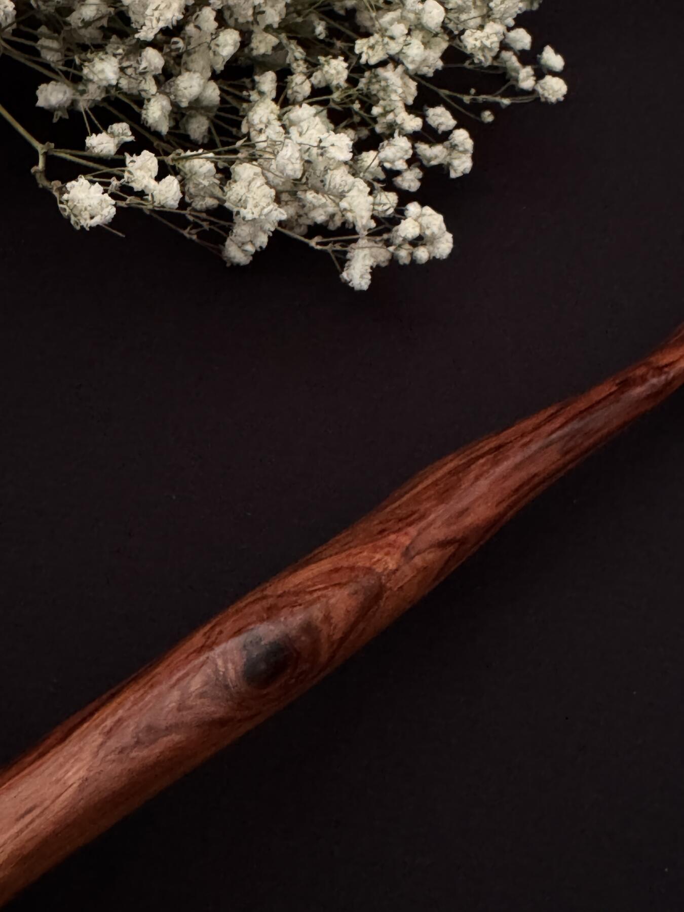 零元拍：NO.13海南黄花梨随形文玩把玩棍，尺寸长约：44.5CM