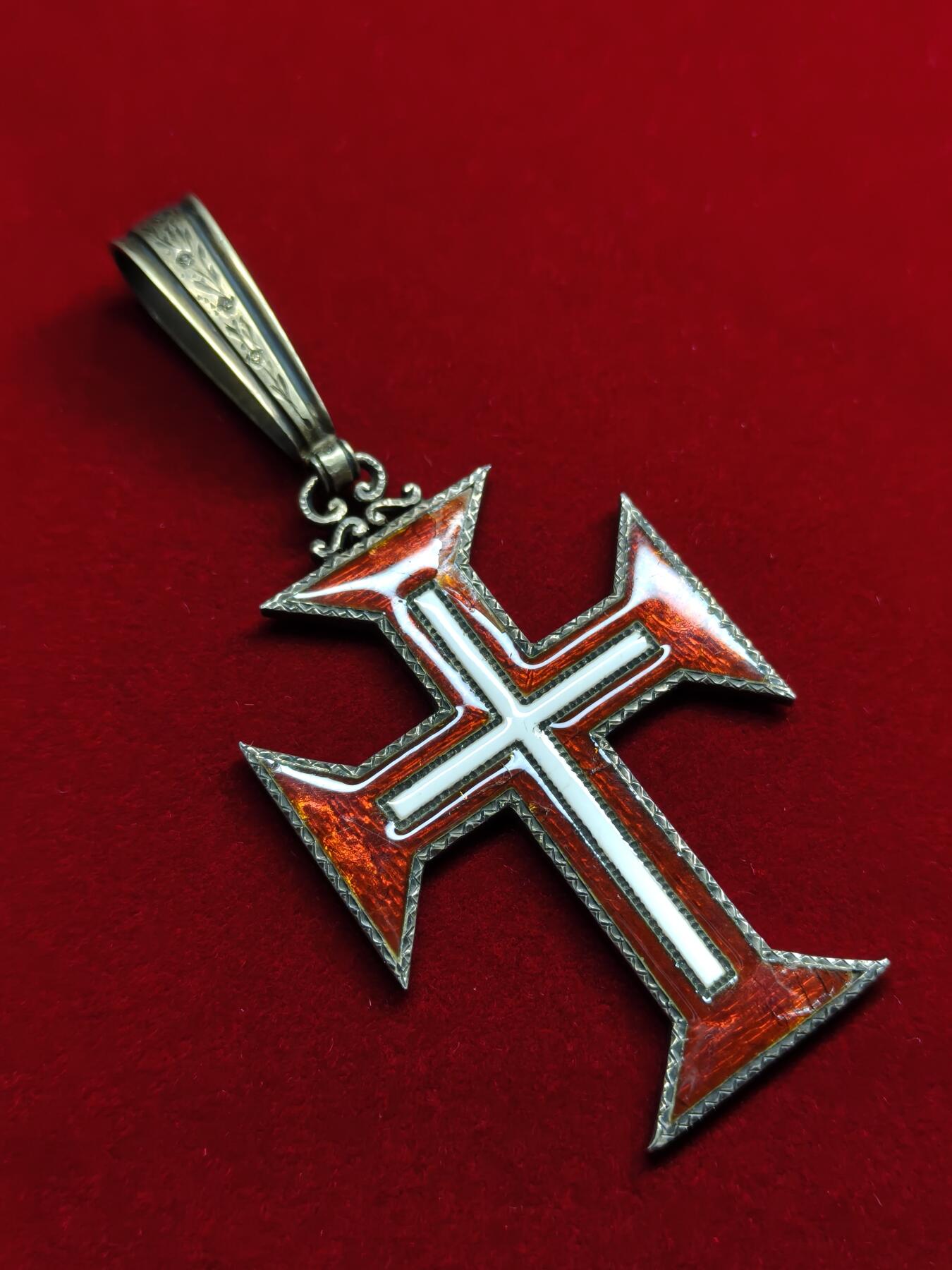 蜀地medal 2026春季精品专场 第5场 葡萄牙大军官级基督勋章 早期银质珐琅镀金 单脖子章 带一个盒子