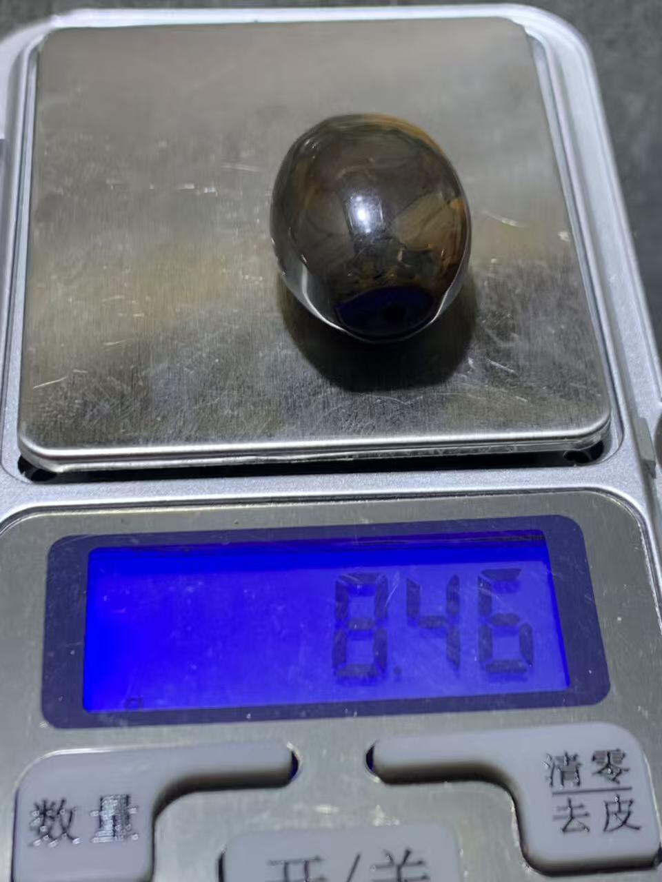 精美经典红黑配色战国红玛瑙随形勒子一颗！