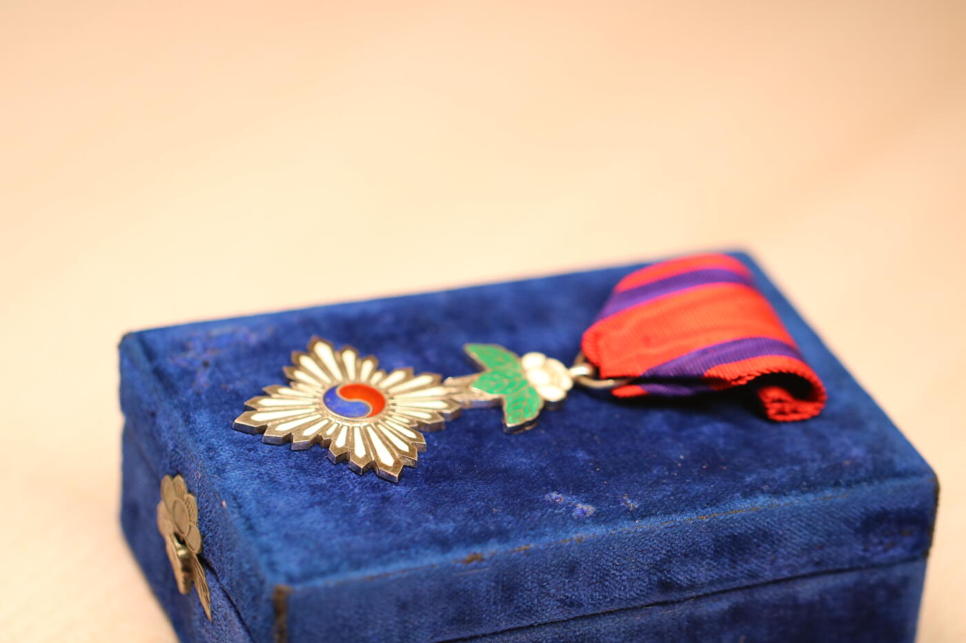 大猫徽章拍卖 第291期 大韩帝国七等太极勋章 银质原盒原珐琅，1900年4月17日设立稀少