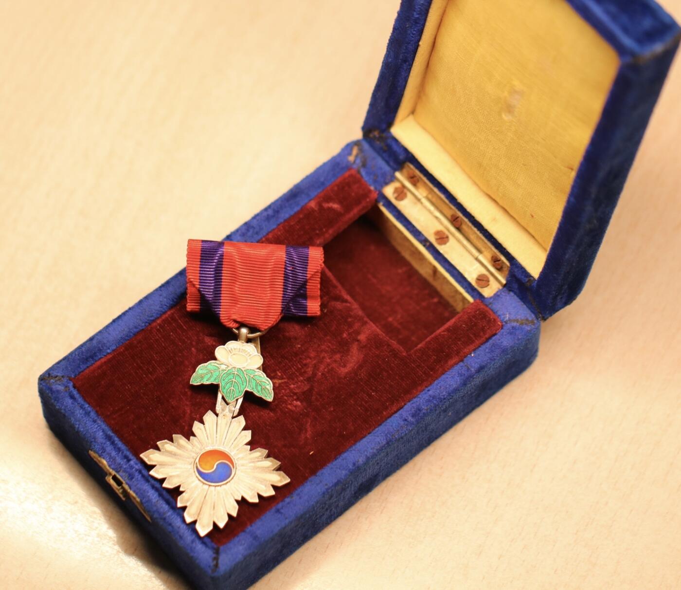 大猫徽章拍卖 第291期 大韩帝国七等太极勋章 银质原盒原珐琅，1900年4月17日设立稀少