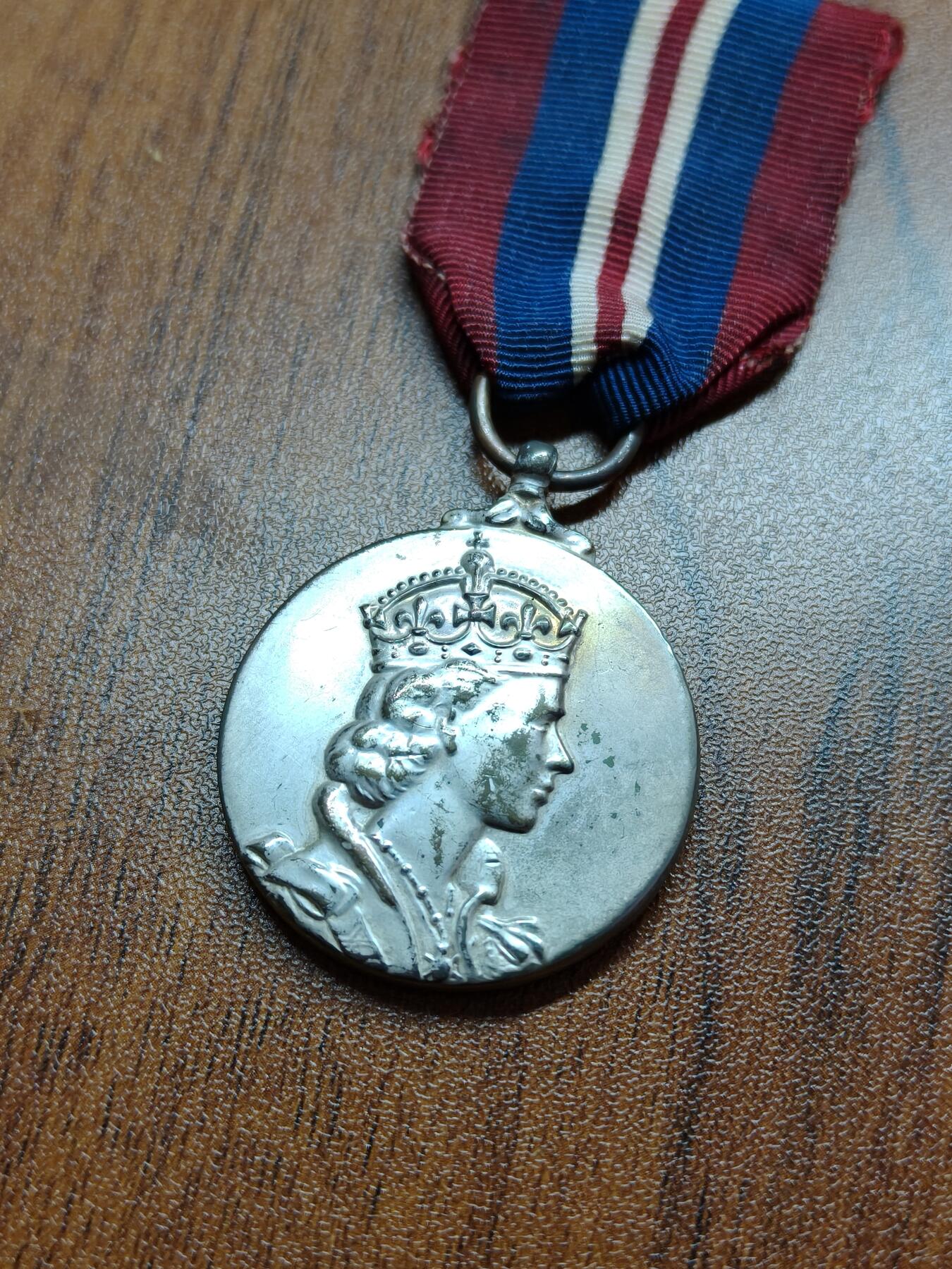 蜀地medal 2026春季精品专场 第5场 伊丽莎白二世加冕典礼纪念章 颁发量138,214 枚