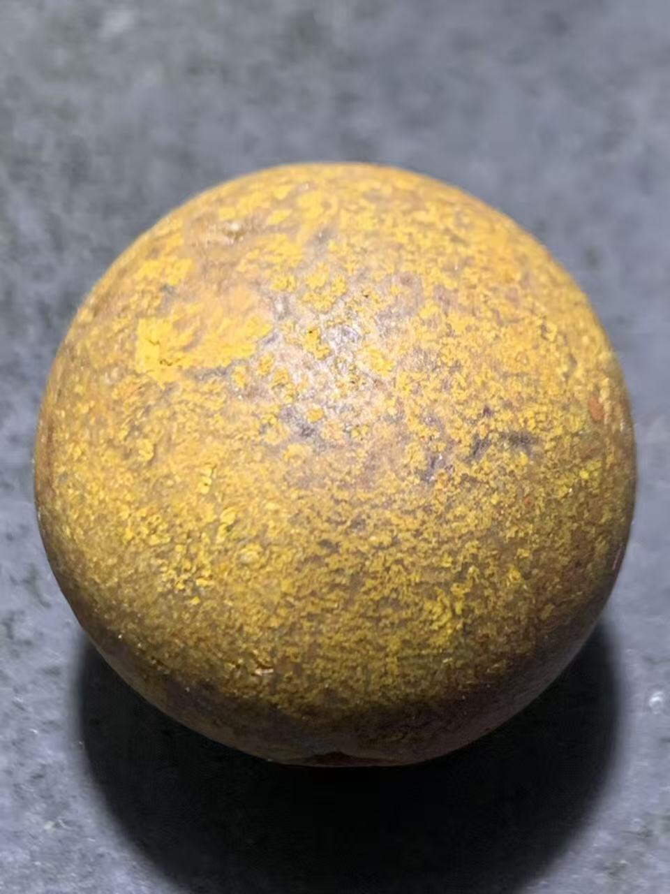 精美亚光原皮风化纹黄金草花纹战国红玛瑙手工雕刻悟珠一颗