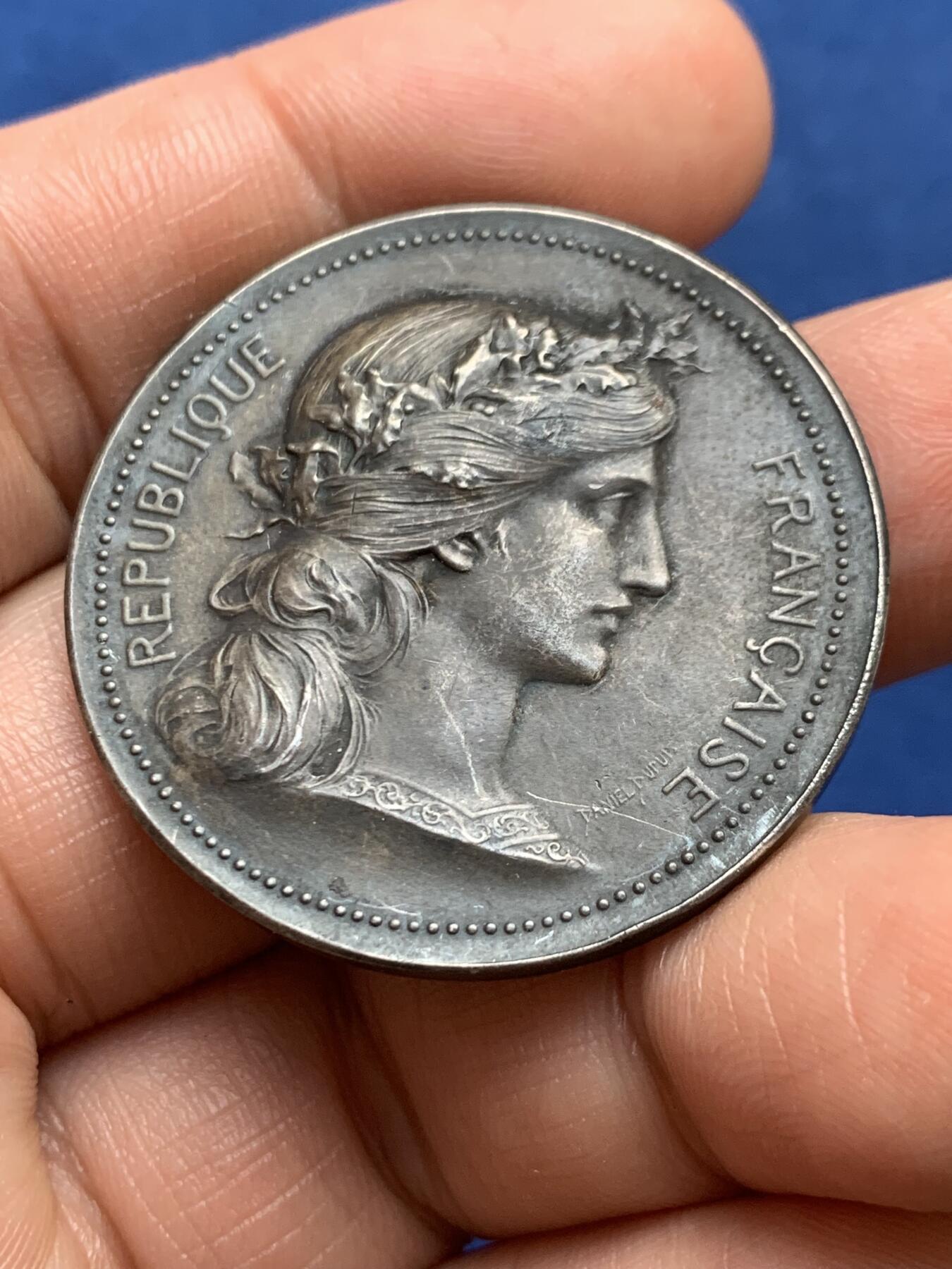 《竞宝斋》第478场 周日，周一 2场连拍 （全场包邮）欢迎送拍 法国玛丽安娜女神农业贸易纪念银章 22.55克 36.4mm 丰饶角银标