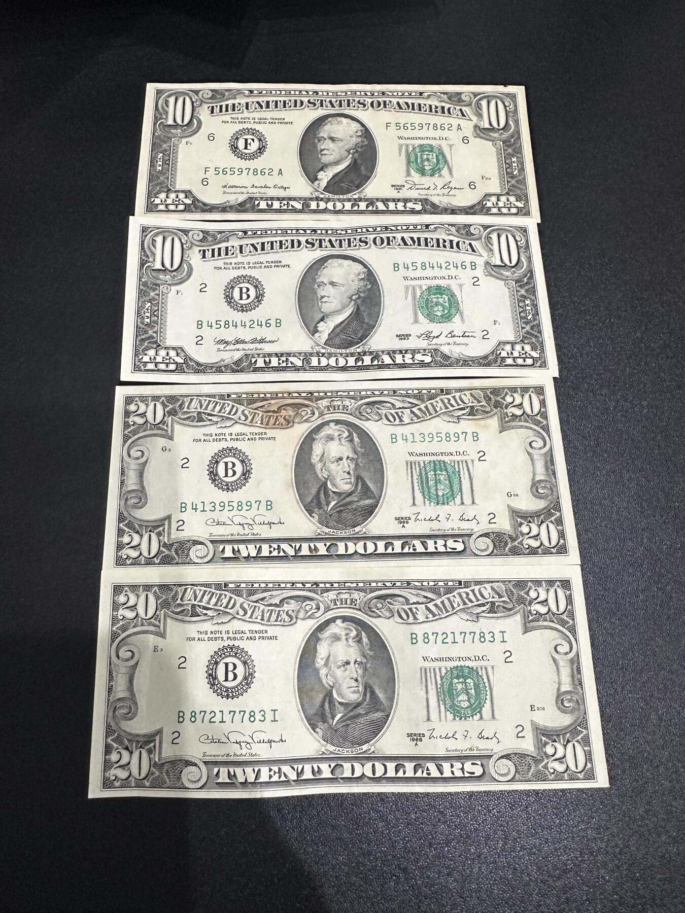 《外钞收藏家》第六百二十四期（精品场）（长期征集拍品、欢迎藏友们联系合作） 美国小头版10和20美元 4张一起 非全新 品相如图