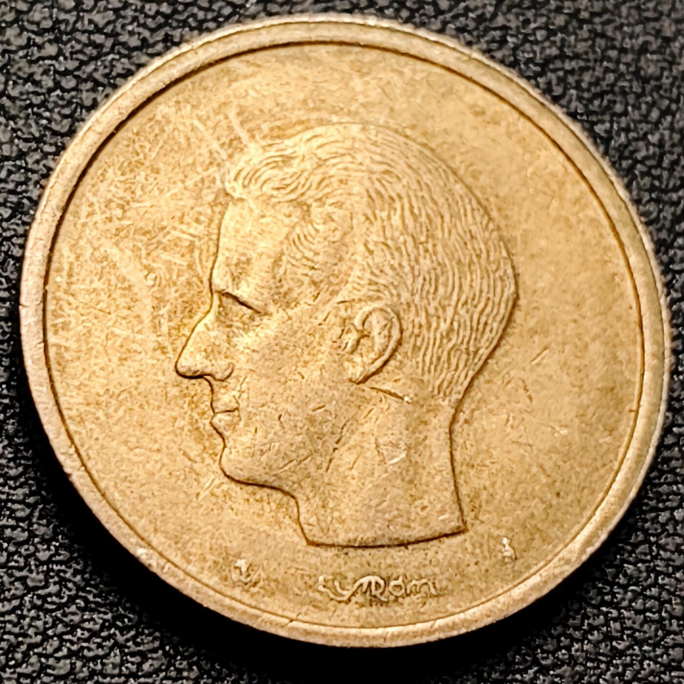 泉币菌-第221场-拍品多 请提前出价 。