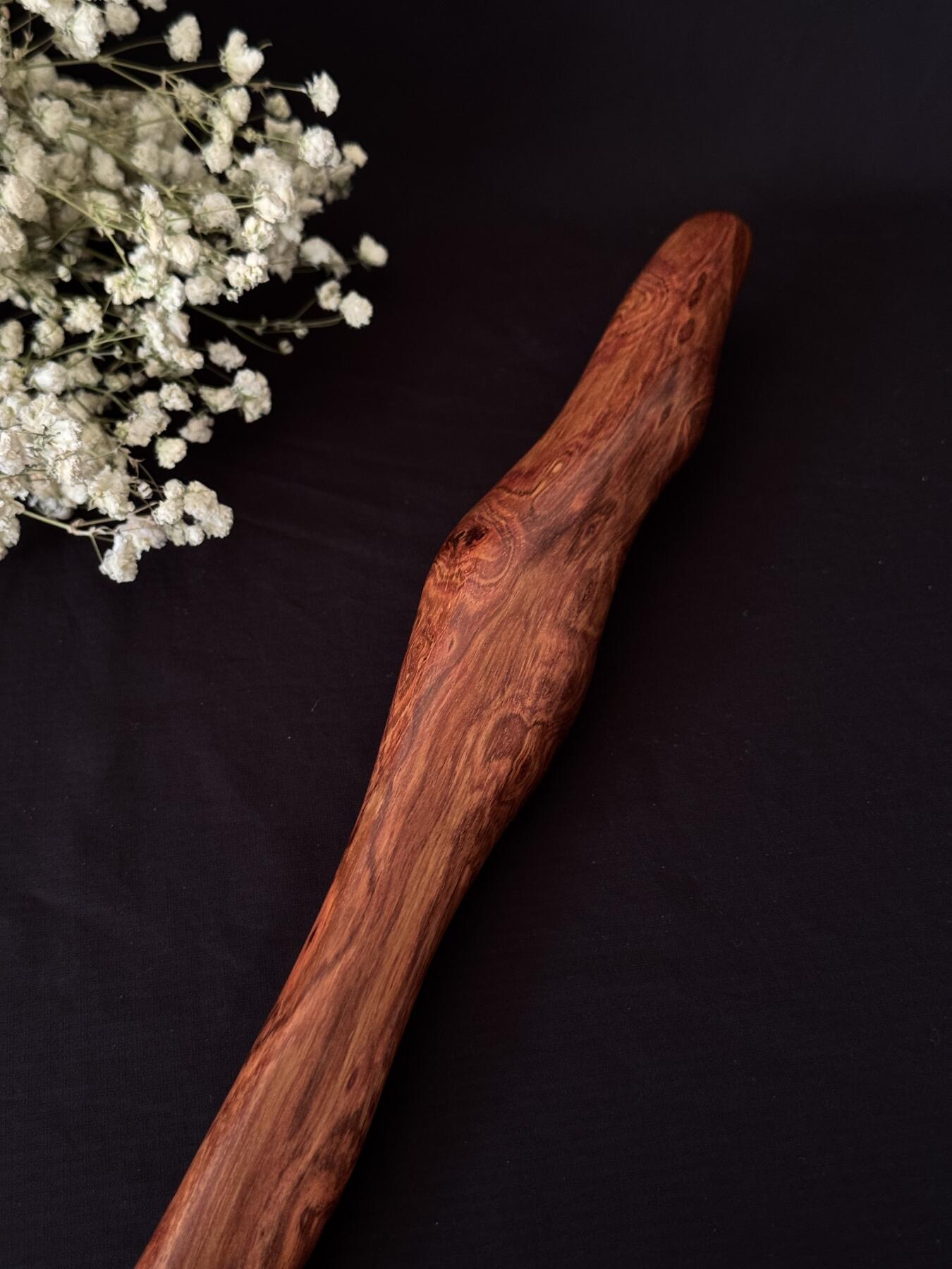 零元拍：NO.15海南黄花梨随形文玩把玩棍，尺寸长约：37CM