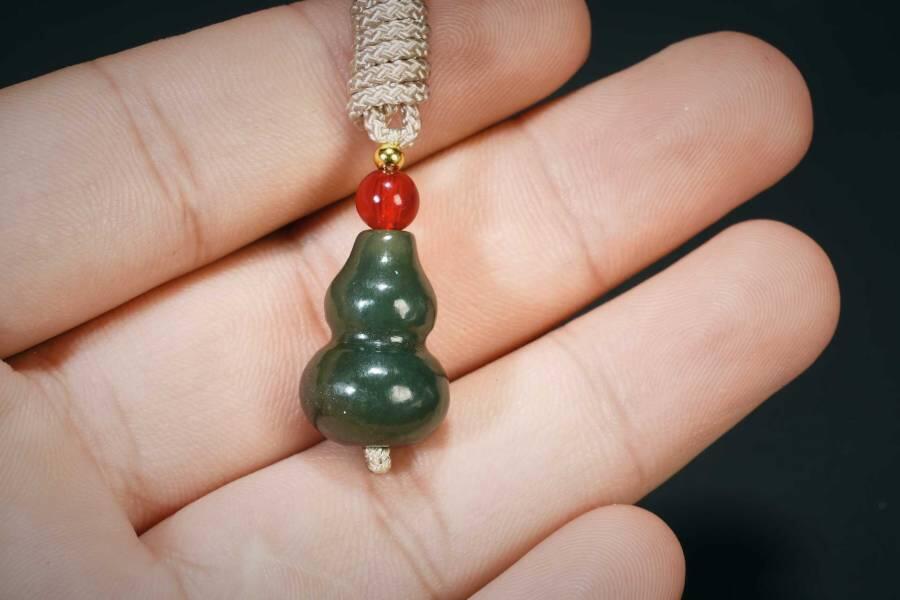 上海都达杂项专场六十八【全场包邮】 天然和田玉青玉小葫芦挂件 附鉴定证书95-164