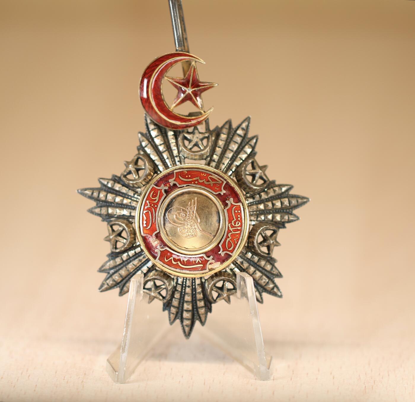 大猫徽章拍卖 第291期 奥斯曼三级梅日迪勋章