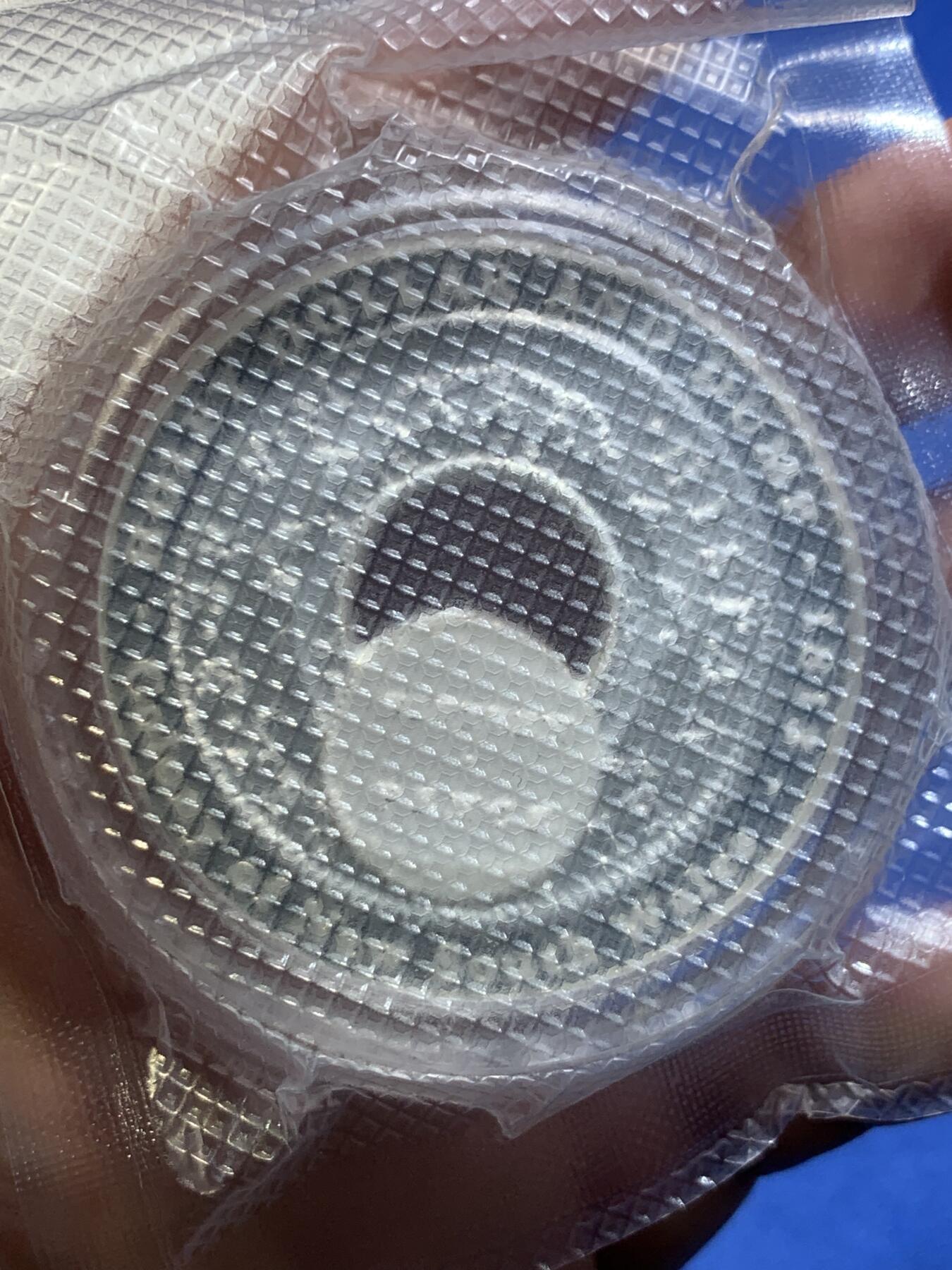 《竞宝斋》第478场 周日，周一 2场连拍 （全场包邮）欢迎送拍 澳大利亚2003年1元镂空精制银币 通孔银元和内芯 54.3克999银 发行量14203枚 盒证全