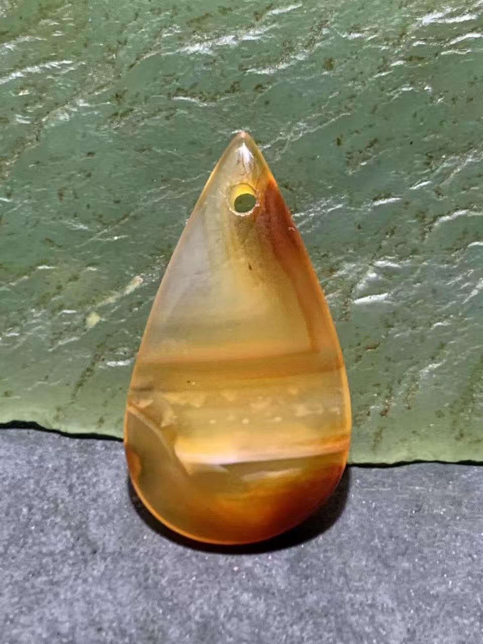 精美高玉化千层纹缠丝玛瑙吊坠一个