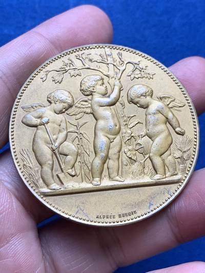 《竞宝斋》第478场 周日，周一 2场连拍 （全场包邮）欢迎送拍 - 名家名作 法国三天使园艺协会镀金大银章 64.9克 50mm 带盒 丰饶角银标