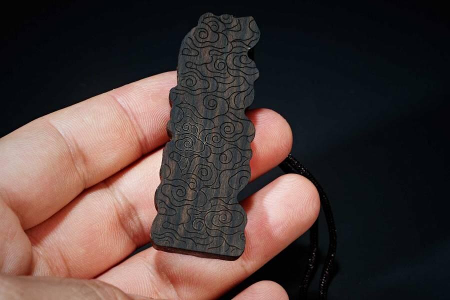 上海都达杂项专场六十八【全场包邮】 天然达拉干沉香精雕《自在莲花观音》挂件95-271