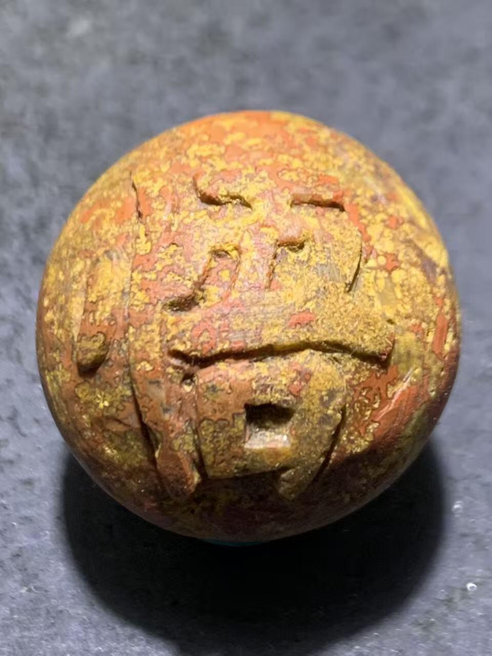 精美亚光原皮风化纹黄金草花纹战国红玛瑙手工雕刻悟珠一颗