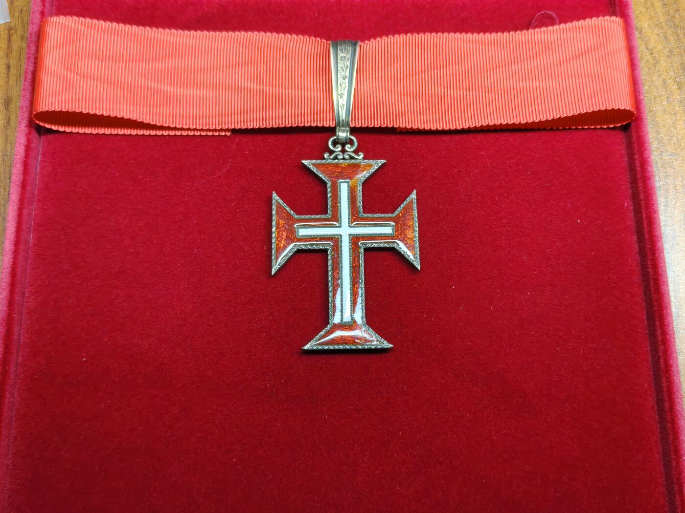 蜀地medal 2026春季精品专场 第5场 葡萄牙大军官级基督勋章 早期银质珐琅镀金 单脖子章 带一个盒子