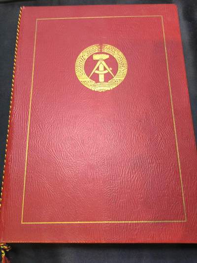 云宸嘉赏-勋臻佳藏四月精品甄选场次（低佣 一元一手） - 民主德国「国家人民军功勋成员」荣誉称号证书   少见高级别勋赏证书