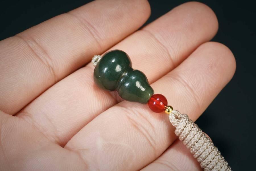 上海都达杂项专场六十八【全场包邮】 天然和田玉青玉小葫芦挂件 附鉴定证书95-164