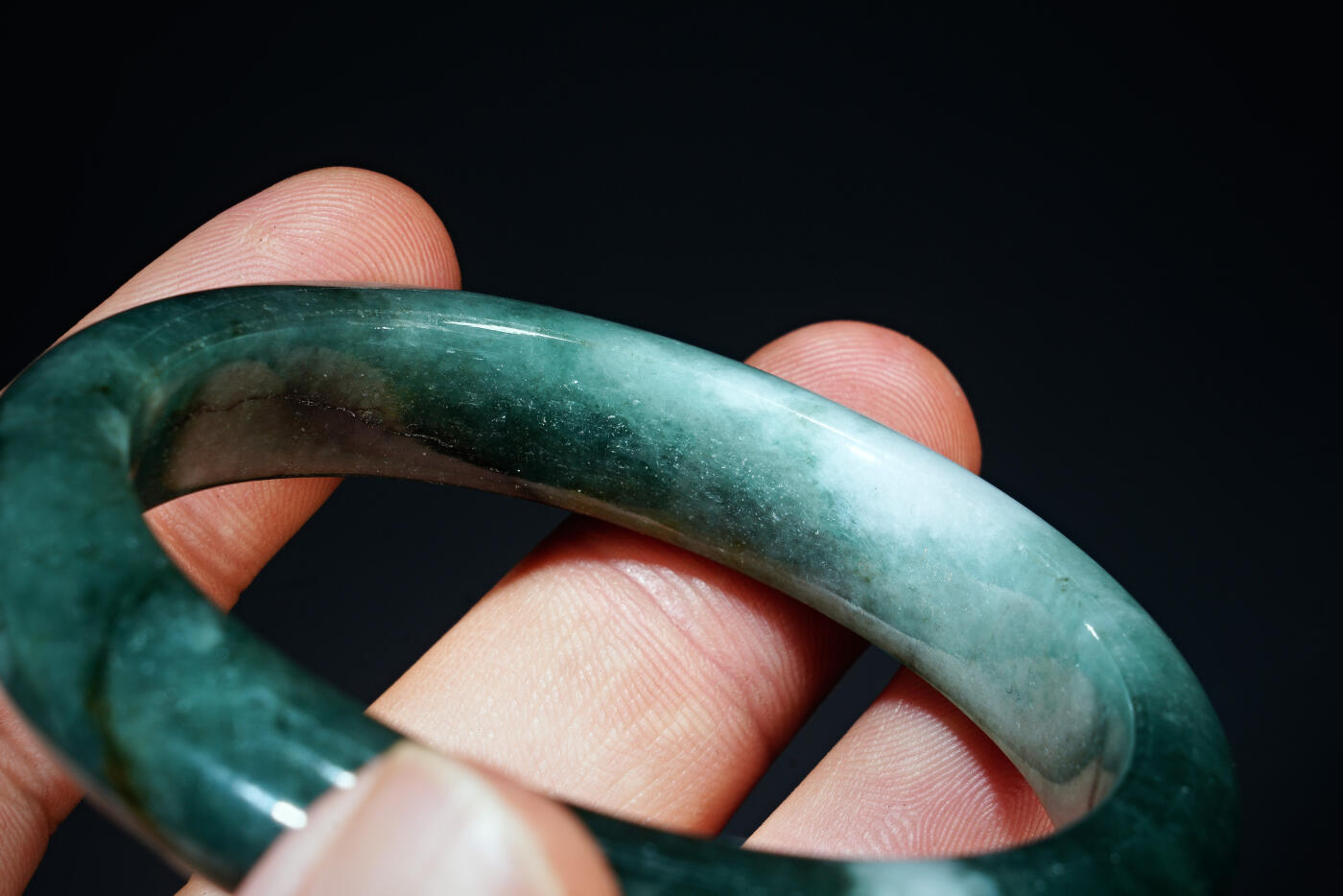 上海都达杂项专场六十八【全场包邮】 天然深油绿翡翠（A货）手镯 附鉴定证书95-138