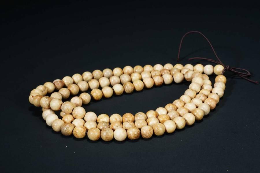 上海都达杂项专场六十八【全场包邮】 天然奶香木0.8圆珠多圈手串95-305