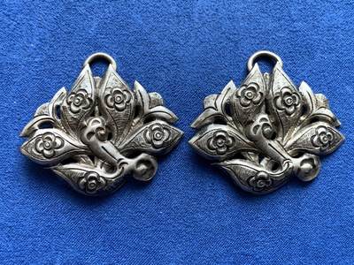 《竞宝斋》第478场 周日，周一 2场连拍 （全场包邮）欢迎送拍 - 两个一组 银质饰品 总重12.6克 最长处约46mm 细节见图