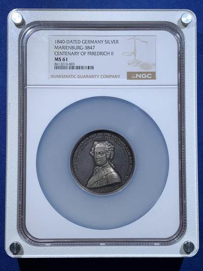 《竞宝斋》第478场 周日，周一 2场连拍 （全场包邮）欢迎送拍 - NGC MS61 德国1840年普鲁士腓特烈二世（腓特烈大帝)登基百年纪念银章。loos名家著作。50mm 46.7g巨大规格。银章是赠送给王公贵族所用，非铜质可比。加厚加大盒，带外保护盒。