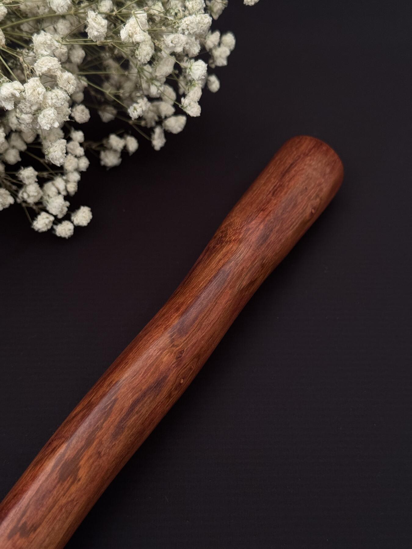 零元拍：NO.12海南黄花梨随形文玩把玩棍，尺寸长约：36CM