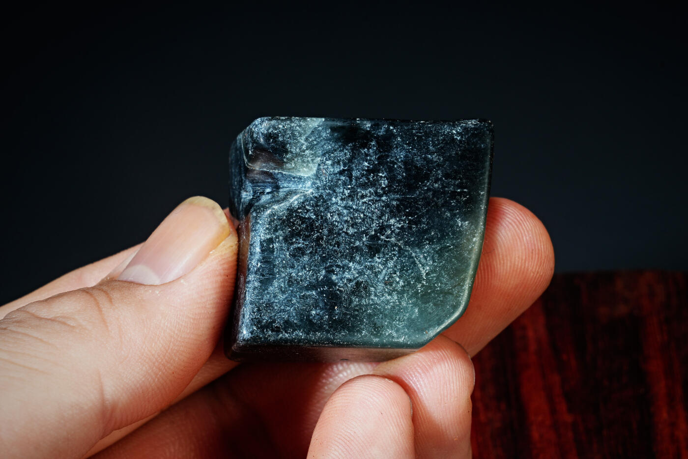 上海都达杂项专场六十八【全场包邮】 和田玉原石随型摆件连座