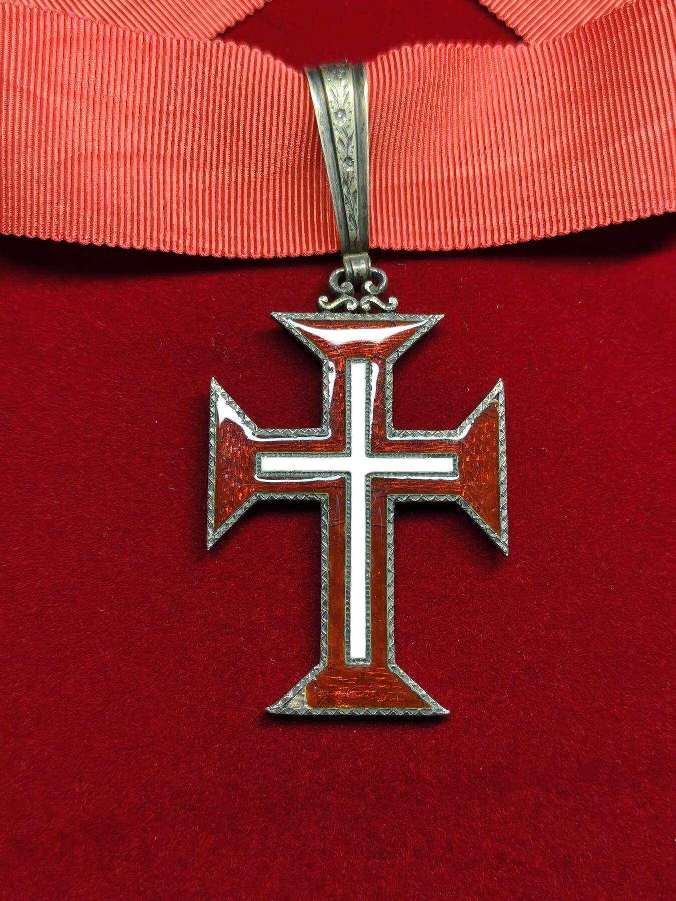 蜀地medal 2026春季精品专场 第5场 葡萄牙大军官级基督勋章 早期银质珐琅镀金 单脖子章 带一个盒子