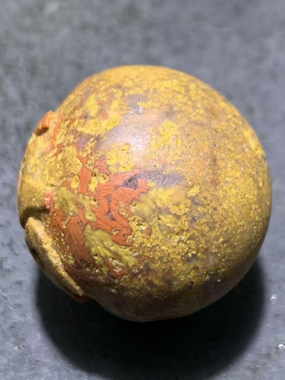 精美亚光原皮风化纹黄金草花纹战国红玛瑙手工雕刻悟珠一颗