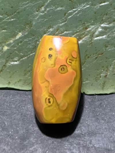 精美拉丝料战国红玛瑙随形桶珠一颗！ - 精美拉丝料战国红玛瑙随形桶珠一颗！