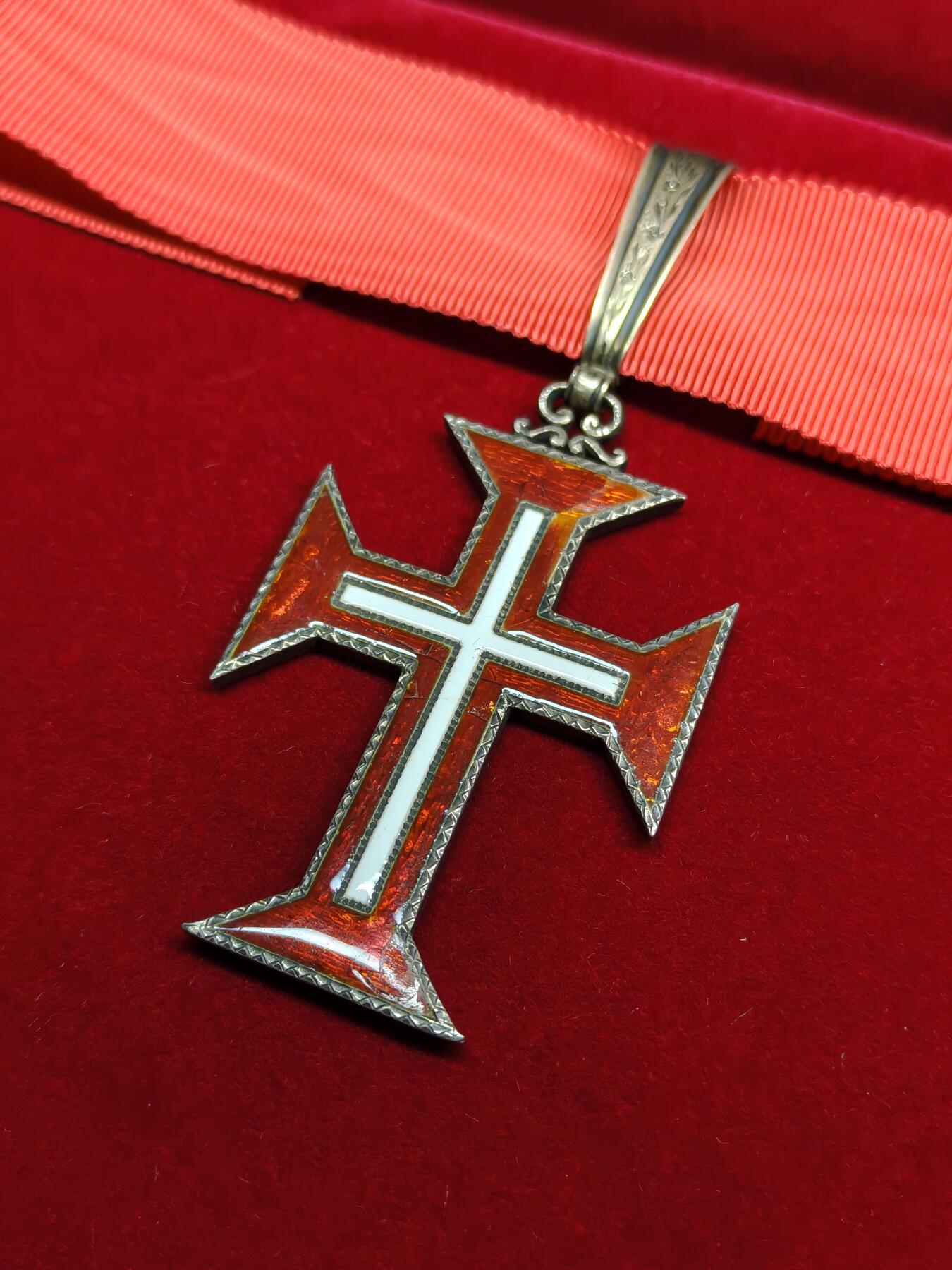 蜀地medal 2026春季精品专场 第5场 葡萄牙大军官级基督勋章 早期银质珐琅镀金 单脖子章 带一个盒子