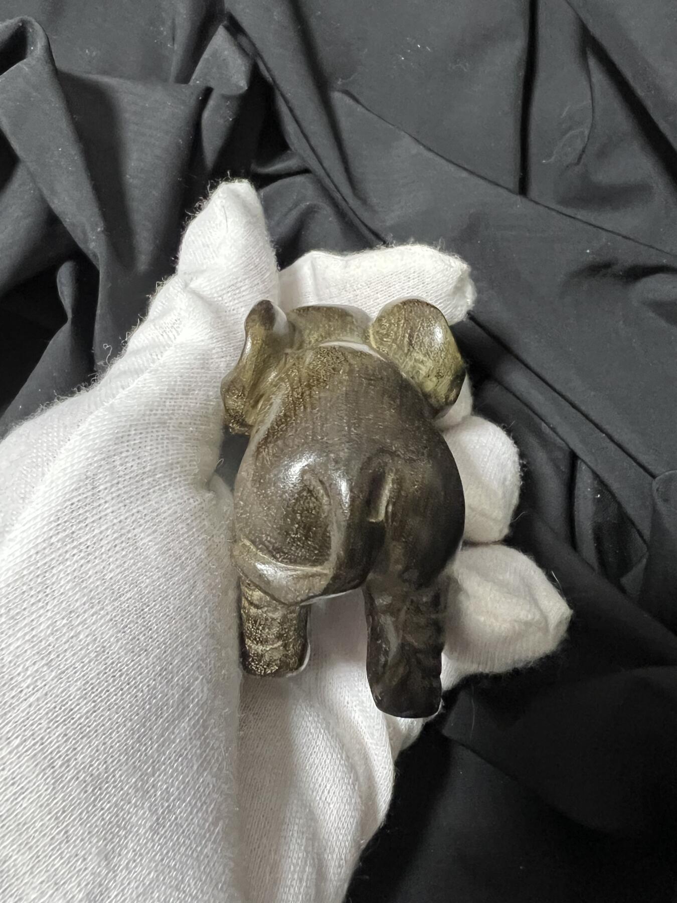 零元拍：金丝楠 阴沉木 太平有象 雕件手把件，满手留香金丝流溢。67/38/48.5MM