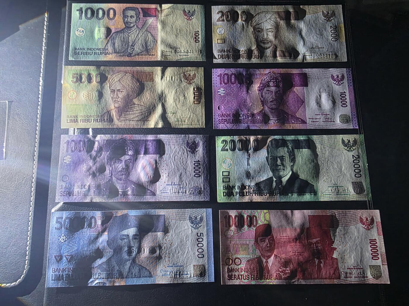 叁拾收藏第35期 印度尼西亚上一版本8张一套（1千-10万卢比，其中1万两个版本，含05年首发年份） UNC