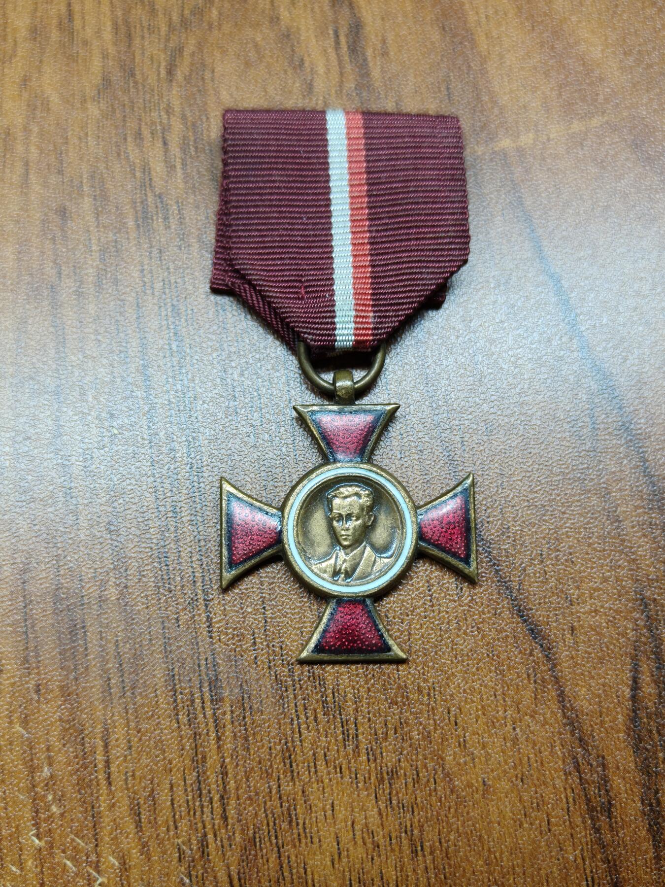 蜀地medal 2026春季精品专场 第5场 波人共共青团雅内克·克拉西茨基铜级徽章  此徽章属波人共共青团最高荣誉，分金银铜三等级