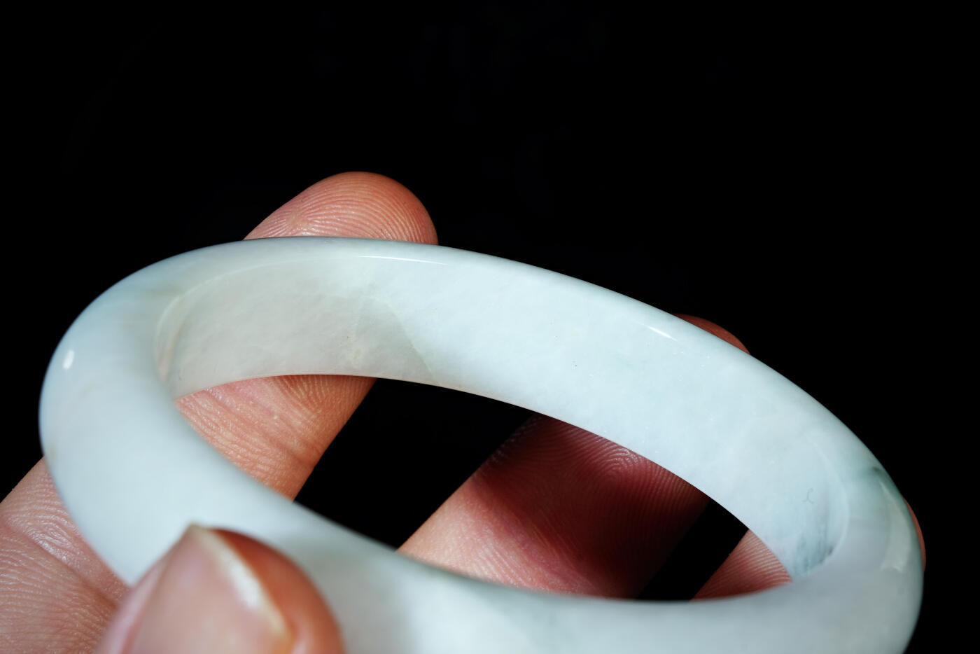 上海都达杂项专场六十八【全场包邮】 天然冰糯种翡翠（A货）手镯 附鉴定证书95-135