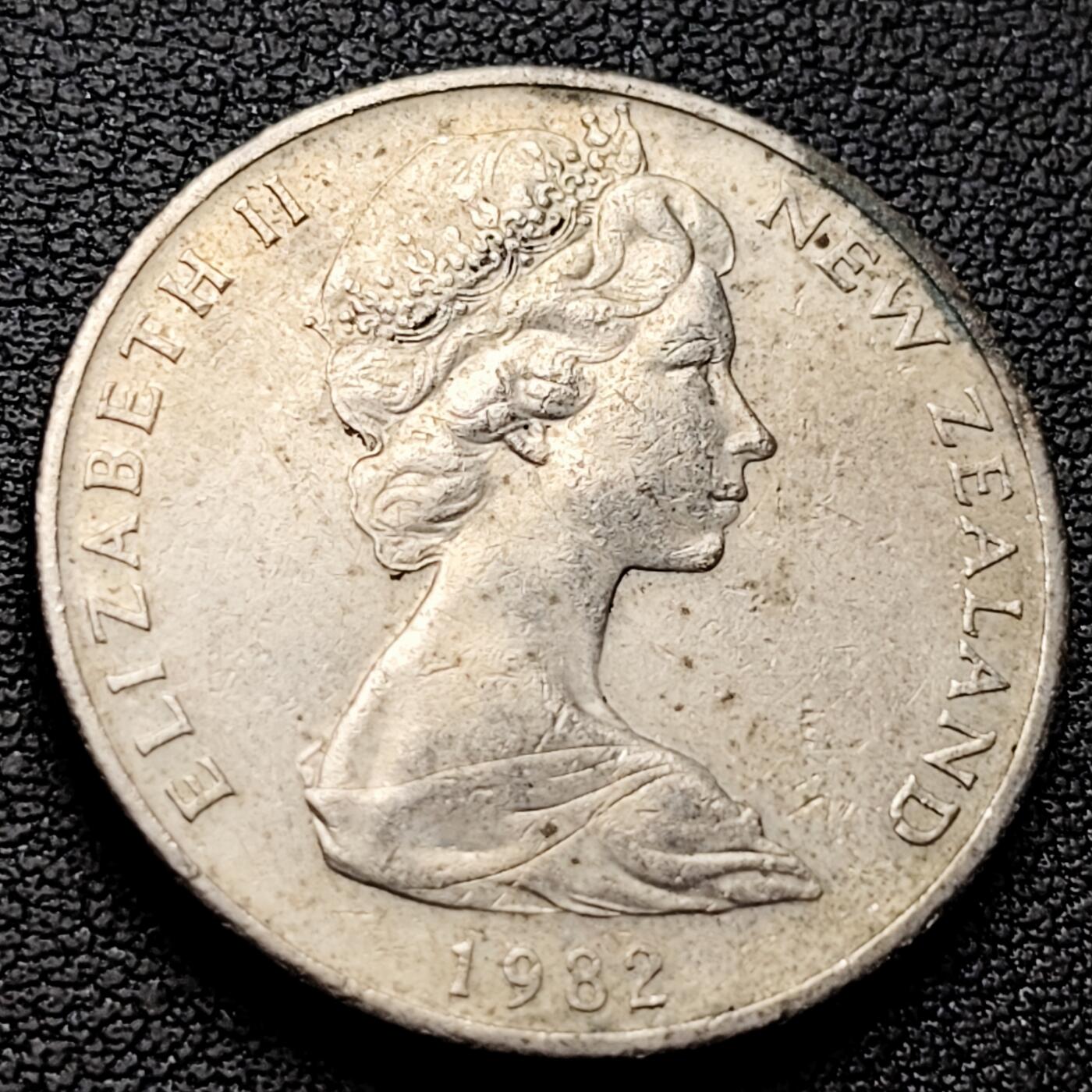 泉币菌-第221场-拍品多 请提前出价 。