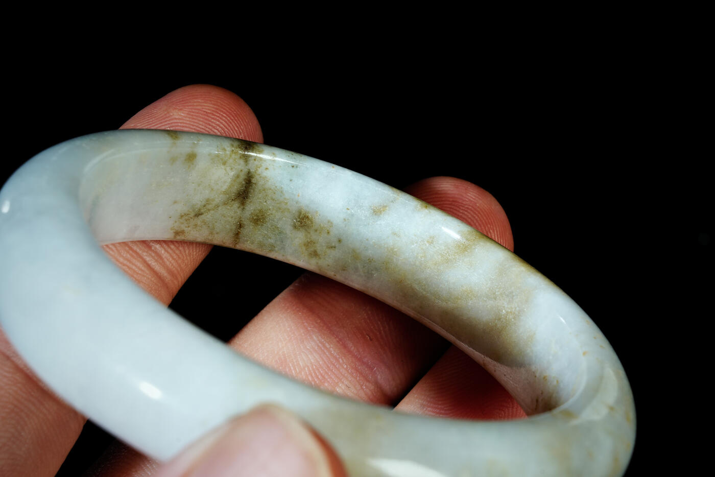 上海都达杂项专场六十八【全场包邮】 天然翡翠（A货）手镯 附鉴定证书95-139