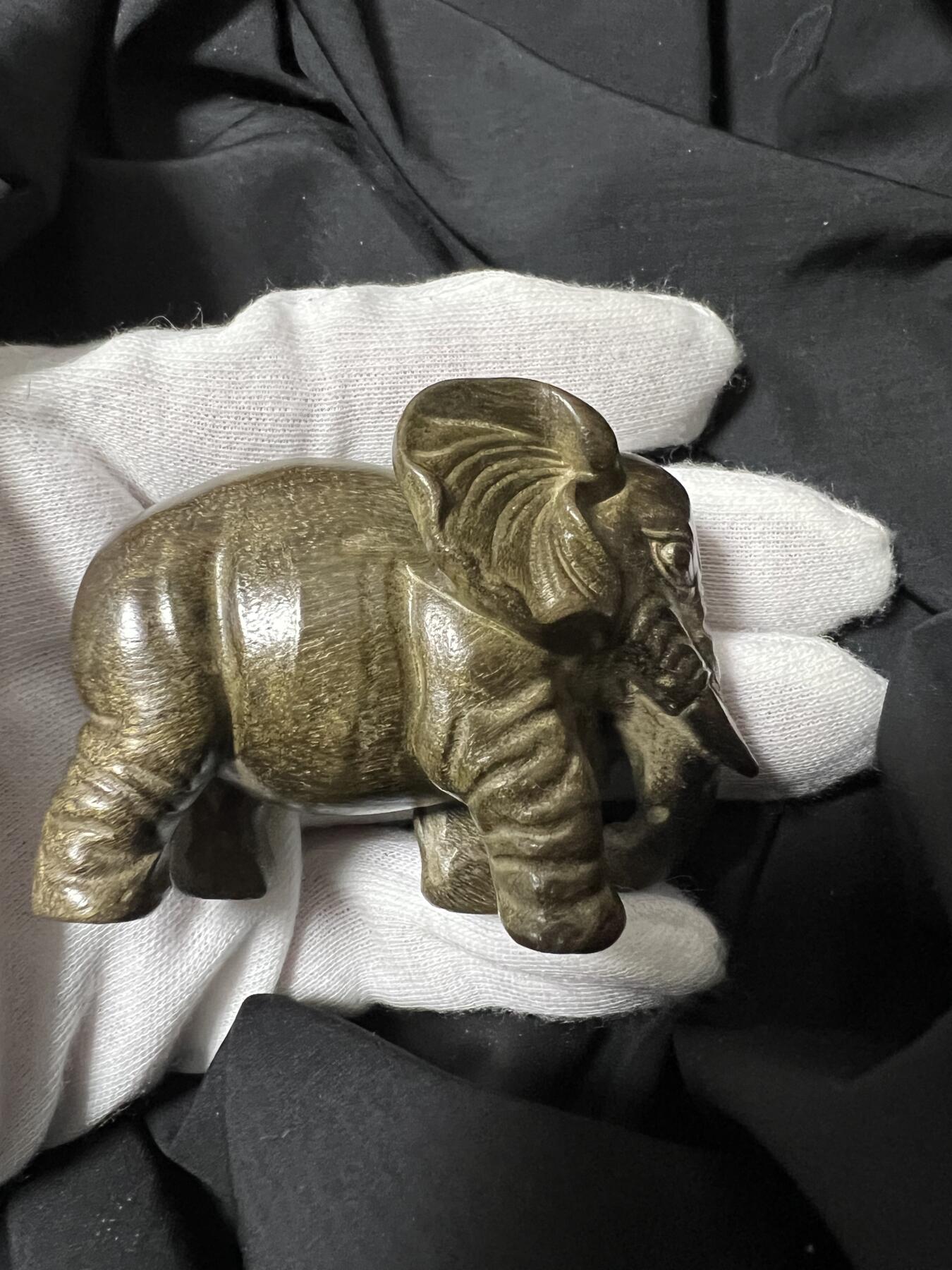 零元拍：金丝楠 阴沉木 太平有象 雕件手把件，满手留香金丝流溢。67/38/48.5MM